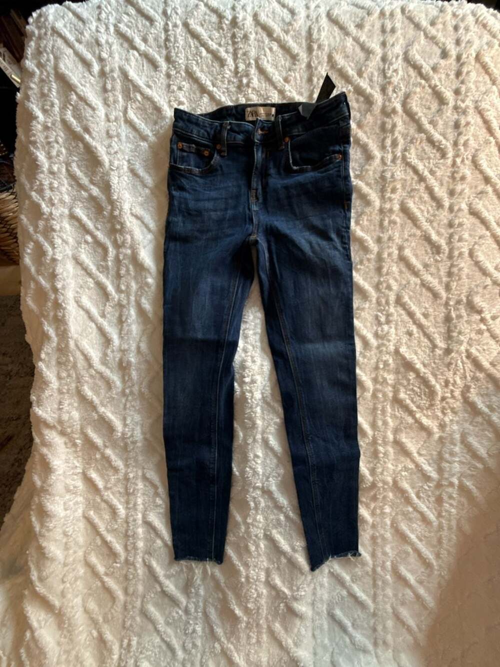 Zara Women's Dark Wash High-Rise Raw Hem Skinny Jeans Size 4